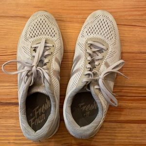 New Balance Women's Fresh Foam Arishi, Size 10.